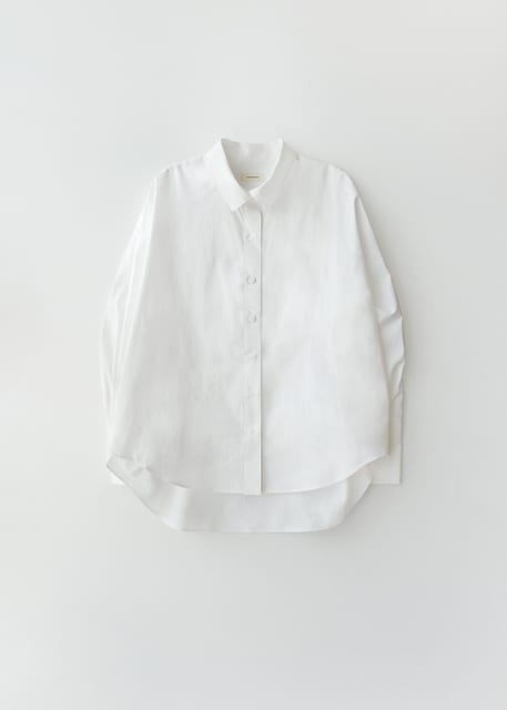 Loose shirt (white)