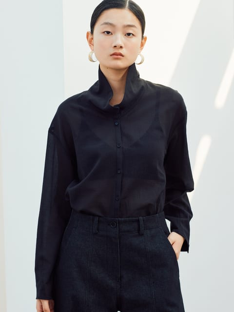 SHEER HIGH-NECK BLOUSE [BLACK]