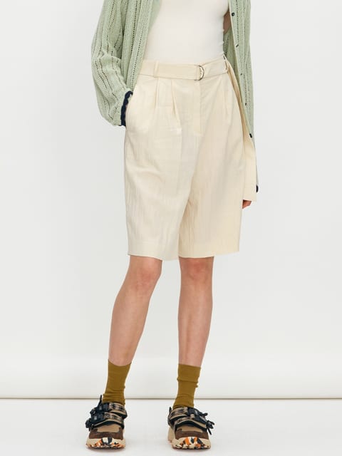 Two tuck half pants - Butter cream