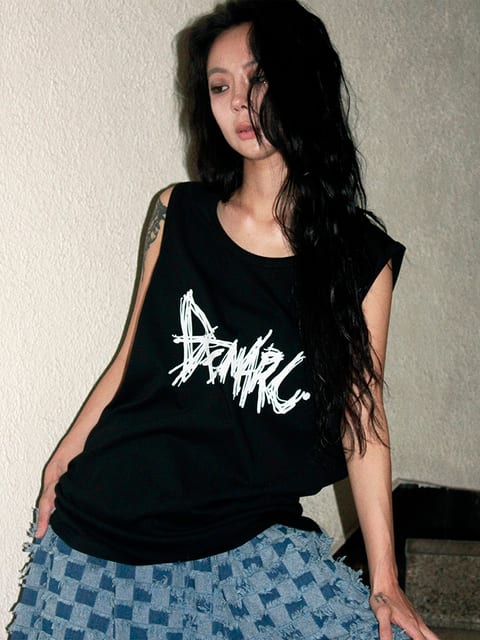 rough text-logo boxy sleeveless - Black