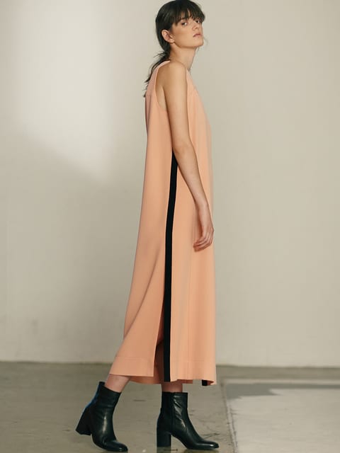 ASYMMETRIC BUCKLE DETAIL SLIM DRESS (SALMON)