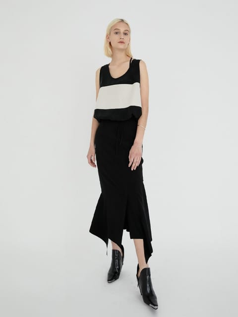 ASYMMETRIC RUFFLED SKIRT (BLACK)