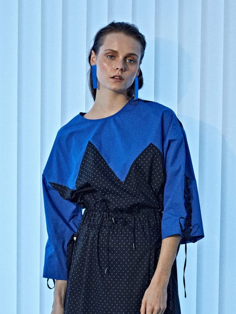 SLEEVE LACE-UP WOVEN TOP