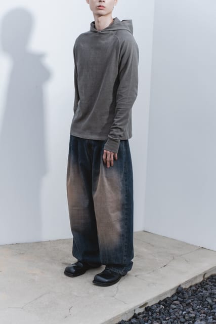 Curve tuck denim pants (Washed Light blue)