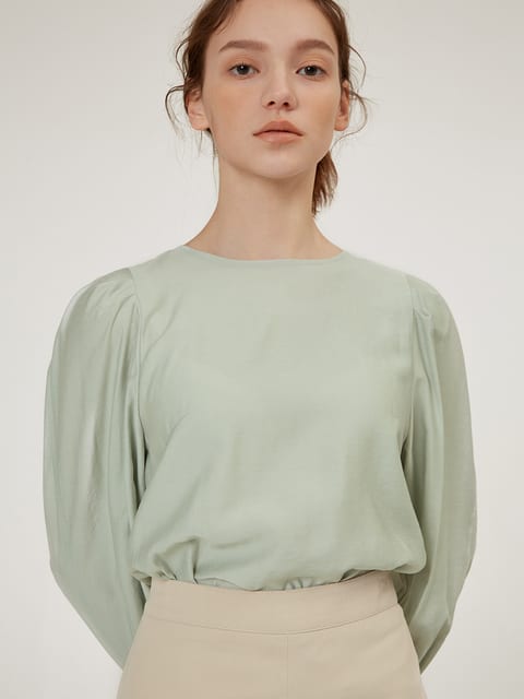 PUFF-SLEEVE BACK POINT BLOUSE [4COLORS]