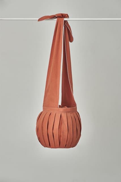 PLEATED ORANGE TIED BAG