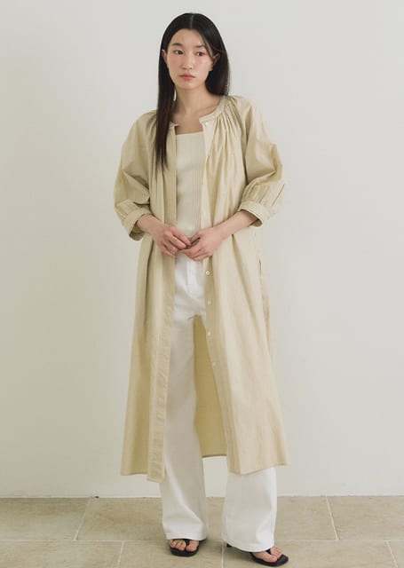 [60%] voluminous shirring dress-cream