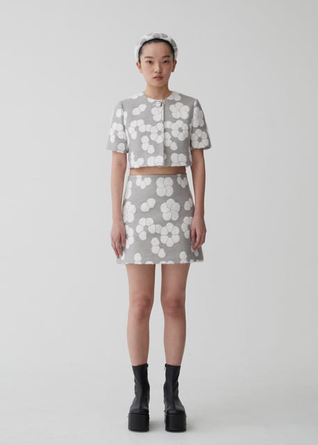 BARI FLOWER JAQUARED MINI SKIRT - GREY