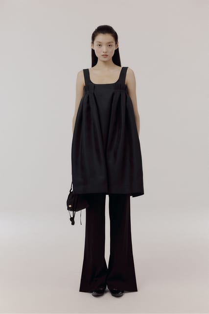 LAYERED TUCK MINI DRESS_BLACK