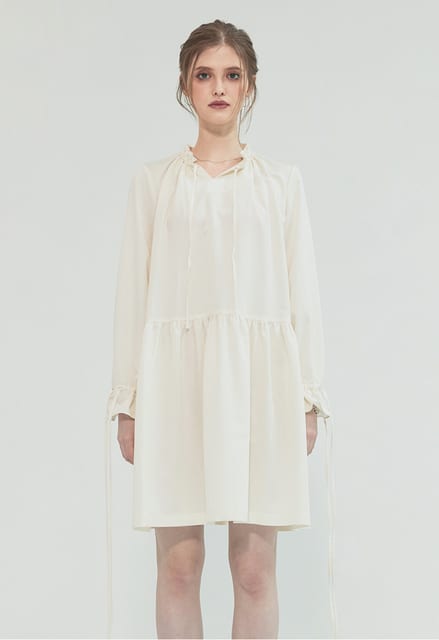 MONOPHOBIA GATHERED DRESS WITH STRINGS IVORY