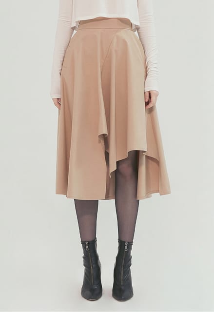 SKIRT WITH ASYMMETRICAL CUTTING DETAIL