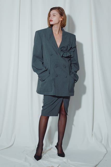 GREY PINSTRIPE FIXED HANDKERCHIEF JACKET