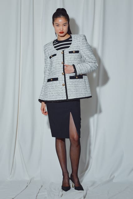 WHITE RAW CUT NECK TWEED JACKET