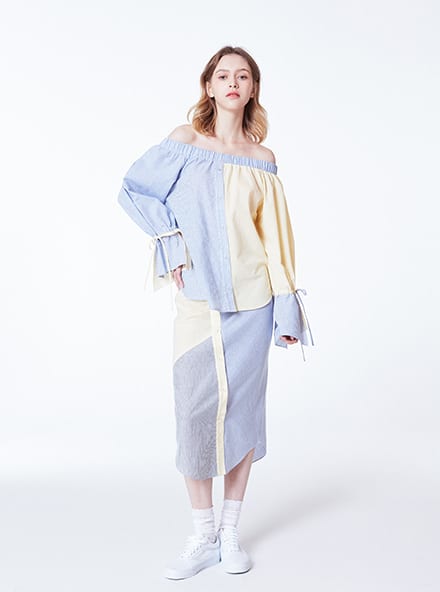 STRIPE OFF-SHOULDER BLOUSE