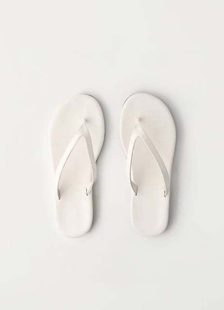 Glossy leather sandals (Ice white)