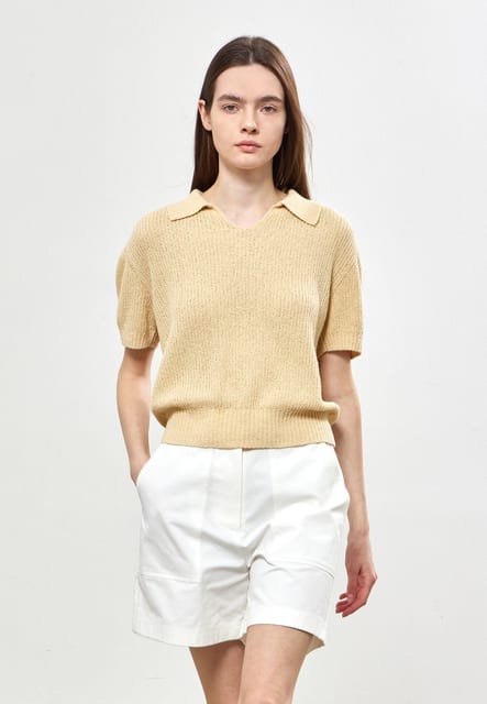 OPEN COLLAR KNIT TOP - LIGHT BEIGE