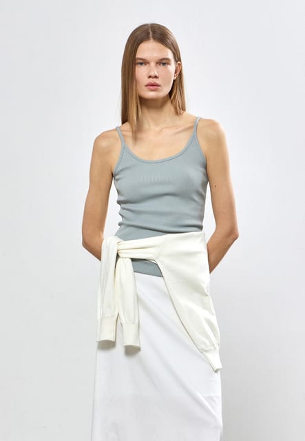 SLIM STRETCH SLEEVELESS TOP - GRAYISH MINT