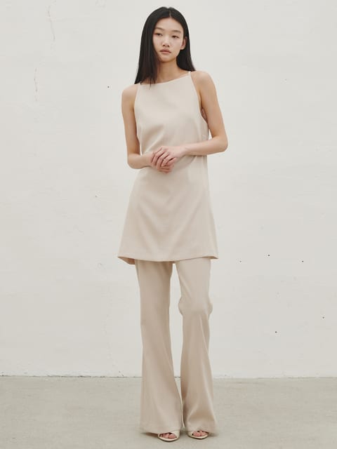 홀터넥 슬리브리스 - 베이지 / Halter Neck Sleeveless - Beige