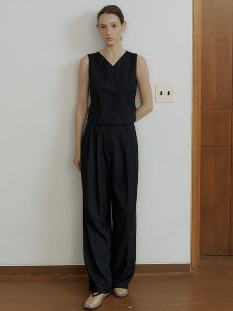 TWO TUCK TROUSER