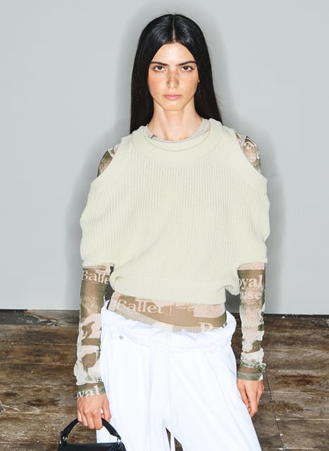 [THEOPEN PRODUCT] CUT-OUT KNIT CAPE, LEMON CREAM