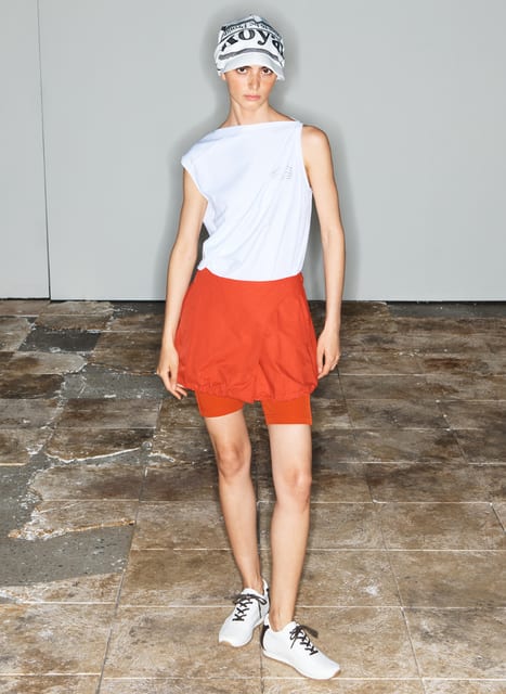 [THEOPEN PRODUCT] LAYERED SKIRT SHORTS, RED