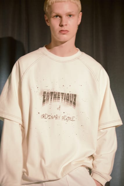 DOUBLE LAYERED WHITE SWEATSHIRTS