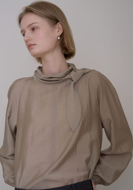 HIGH NECK TIE BLOUSE_TAUPE BROWN