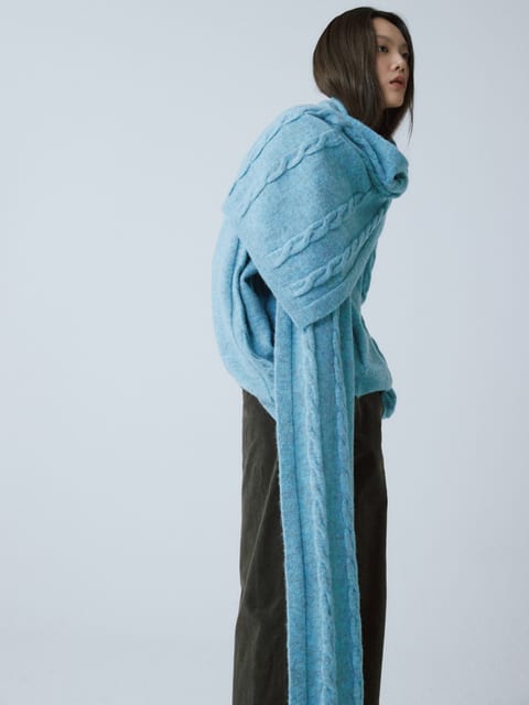 TURQUOISE BLUE WOOL BLEND CABLE MUFFLER