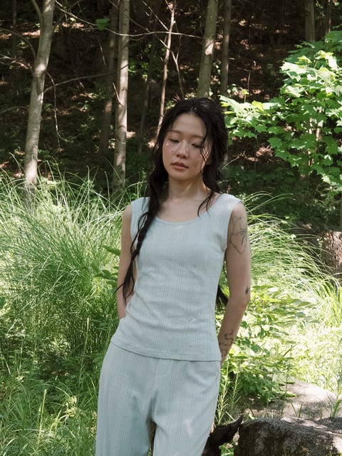 Punching Embroidered Sleeveless in Mint _펀칭 자수 슬리브리스 민트