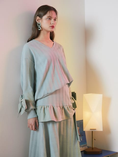 V-NECK RIBBON SWEAT SHIRT GREEN