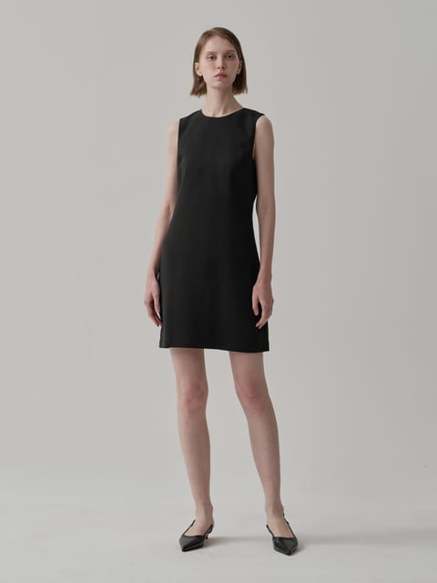 Modern A-line dress (Black)