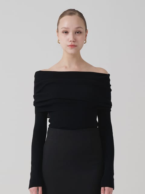 Overlap off-shoulder long sleeve knit (Black)