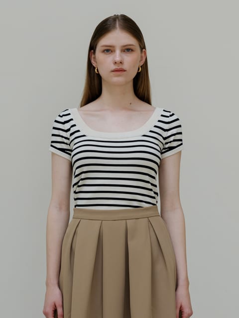 Stripe U-neck knit