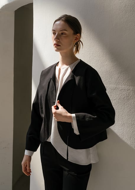 TIE STRAP BLACK JACKET