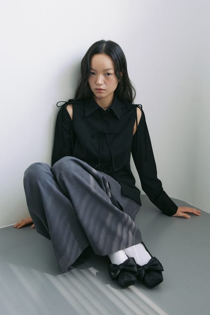 RIBBON SHIRT. BLACK